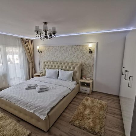 Apartament Gold Luxury Тиргу-Окна Екстер'єр фото