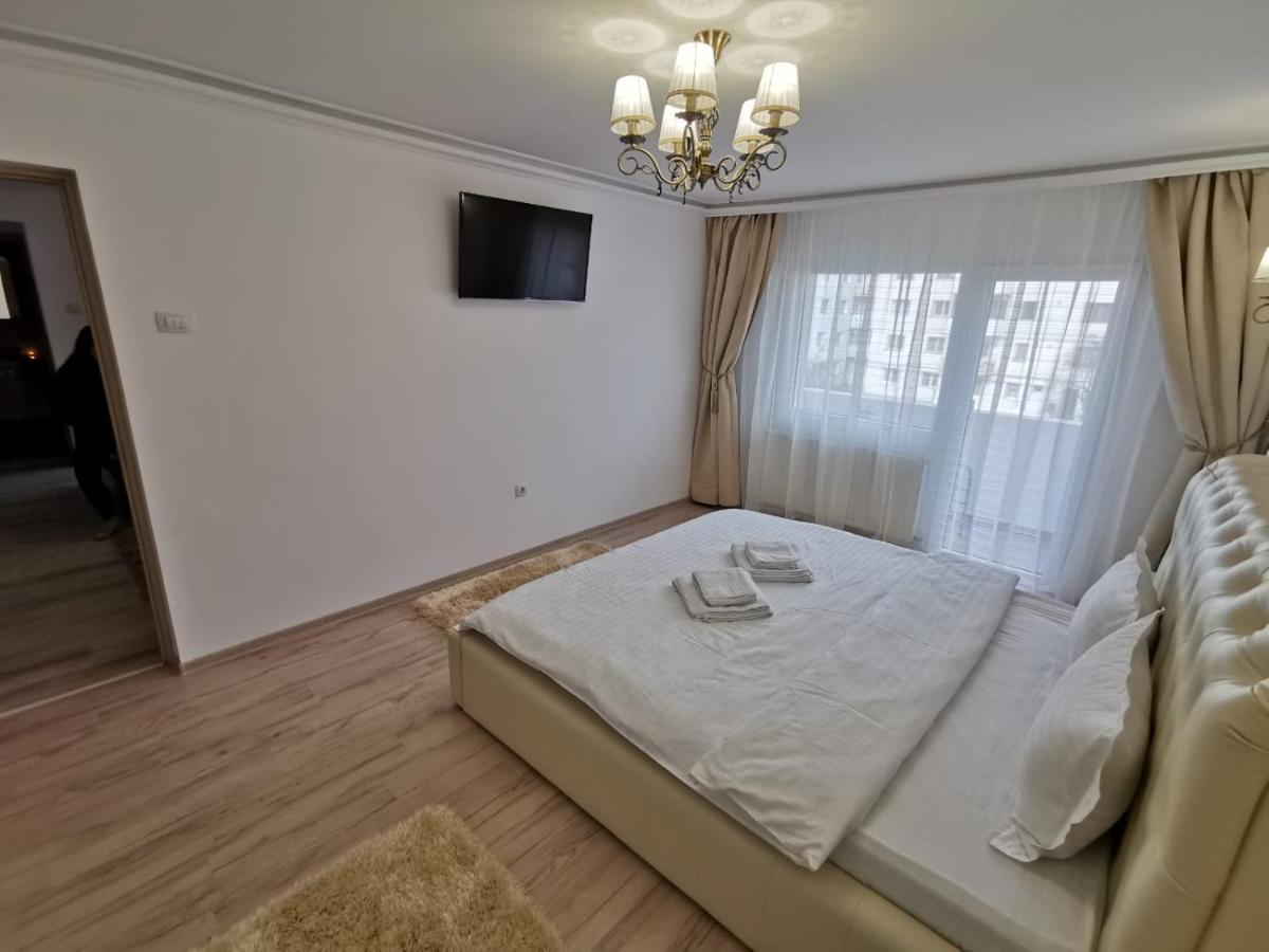 Apartament Gold Luxury Тиргу-Окна Екстер'єр фото