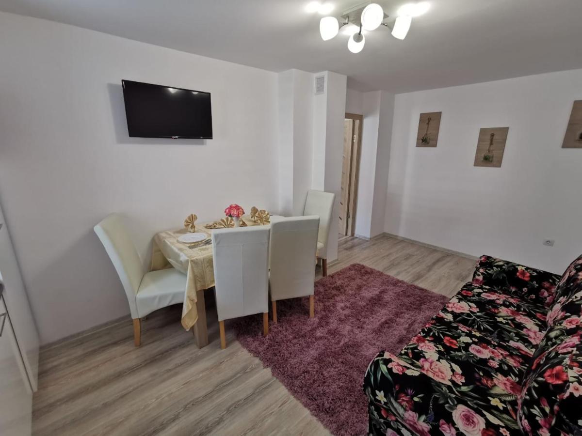 Apartament Gold Luxury Тиргу-Окна Екстер'єр фото