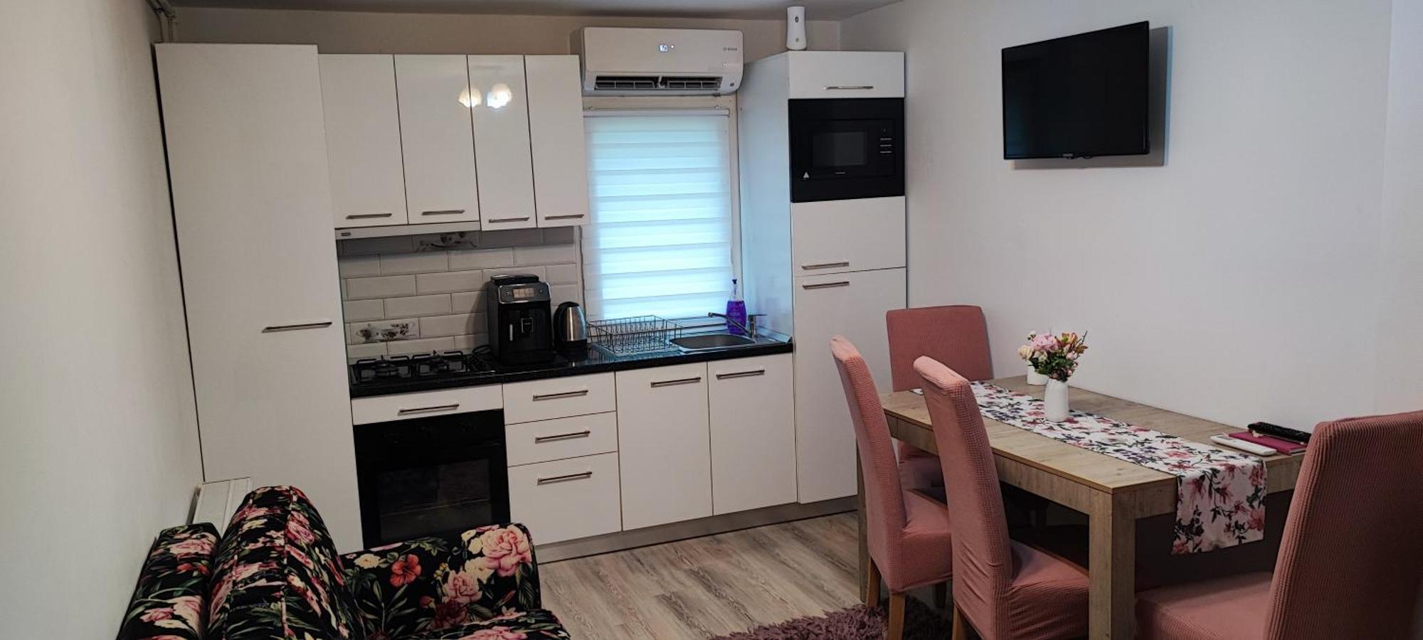 Apartament Gold Luxury Тиргу-Окна Екстер'єр фото